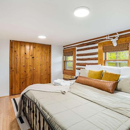 Modernized Log Cabin W Hot Tub Fire Pit & Views Berkeley Springs Kültér fotó