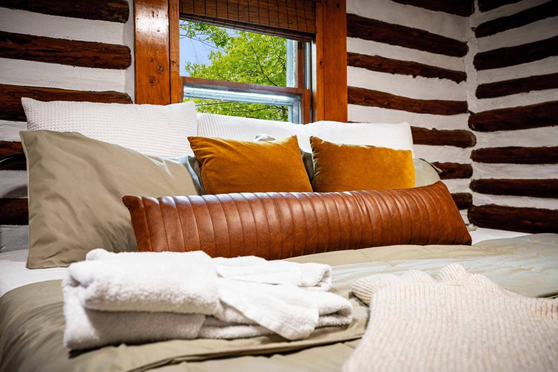 Modernized Log Cabin W Hot Tub Fire Pit & Views Berkeley Springs Kültér fotó