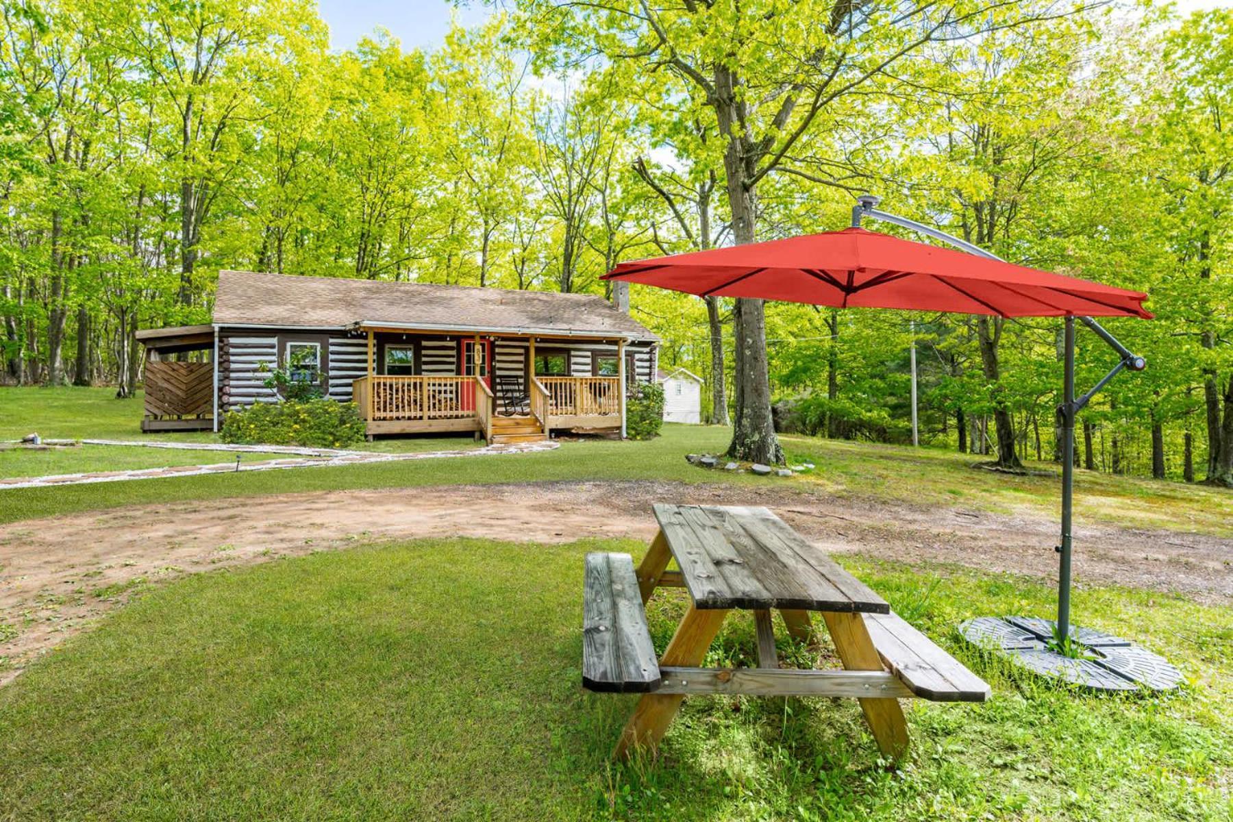 Modernized Log Cabin W Hot Tub Fire Pit & Views Berkeley Springs Kültér fotó